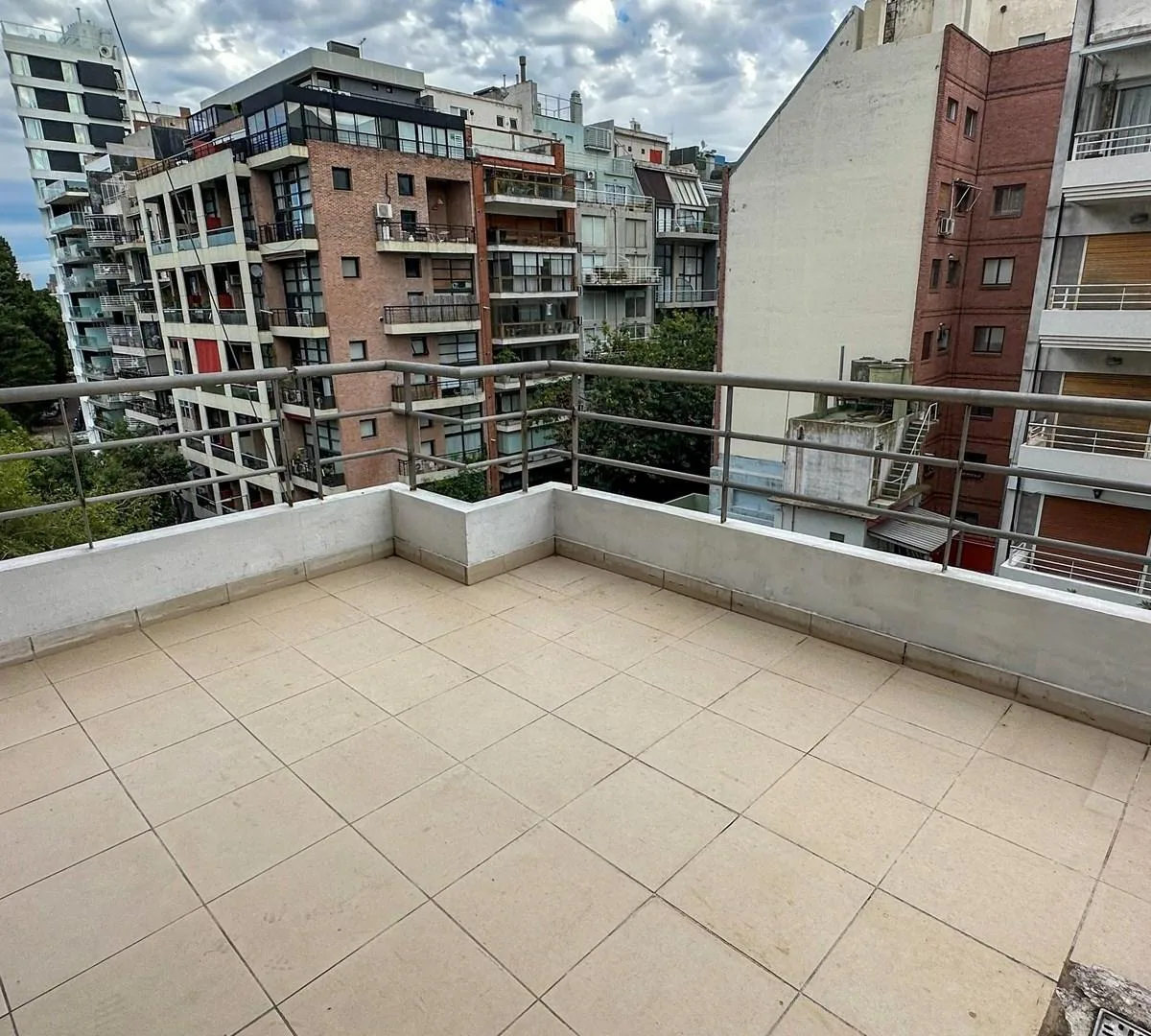 Departamento monoambiente con balcón aterrazado en Palermo