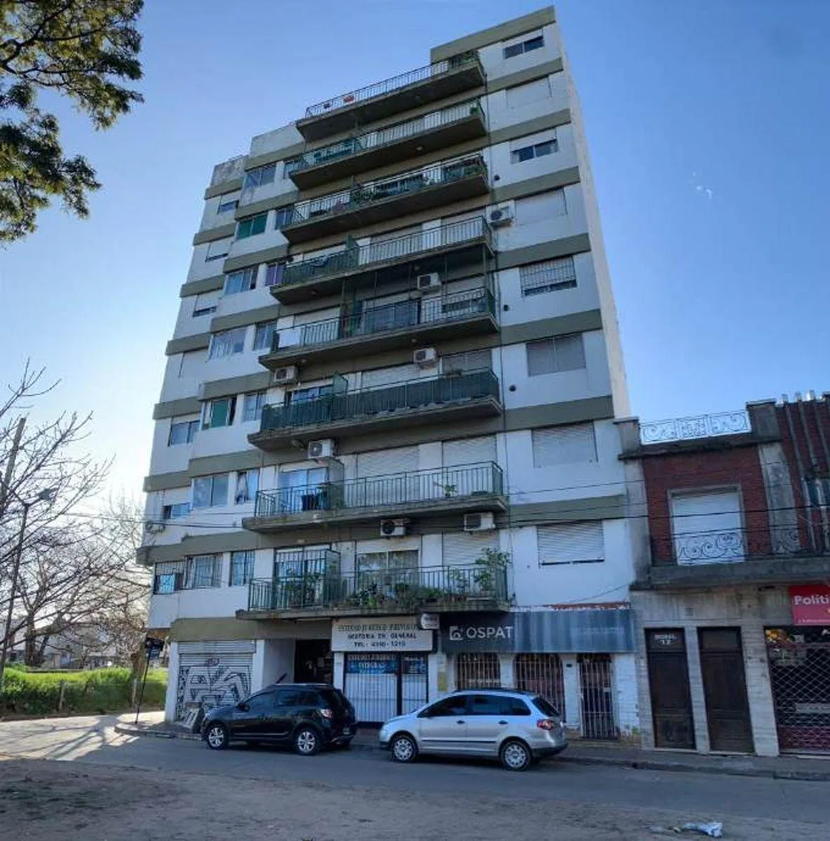 Two-bedroom apartment in Quilmes Centro, three rooms near Av. Yrigoyen