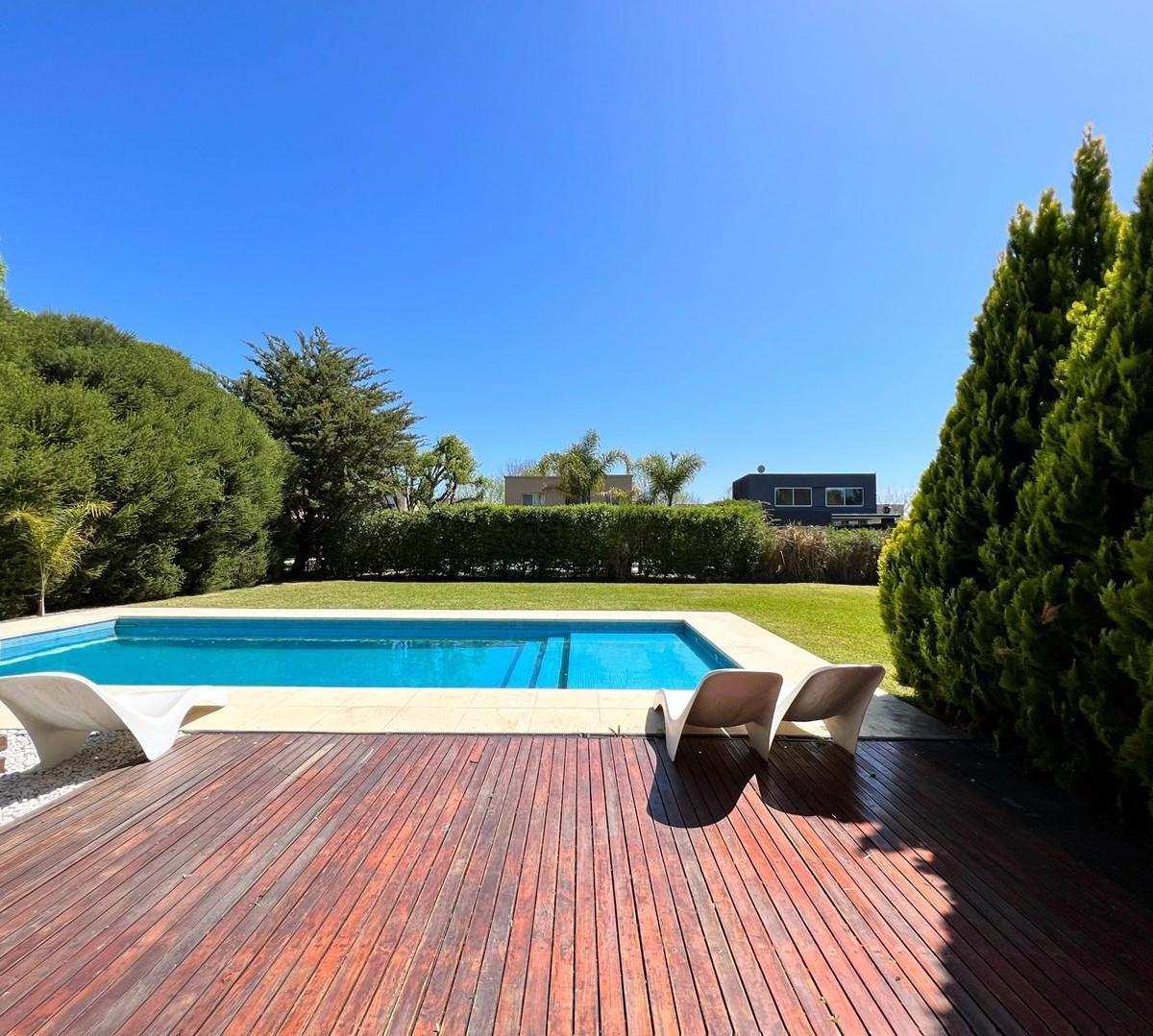 Casa amoblada de 5 dormitorios en Tigre