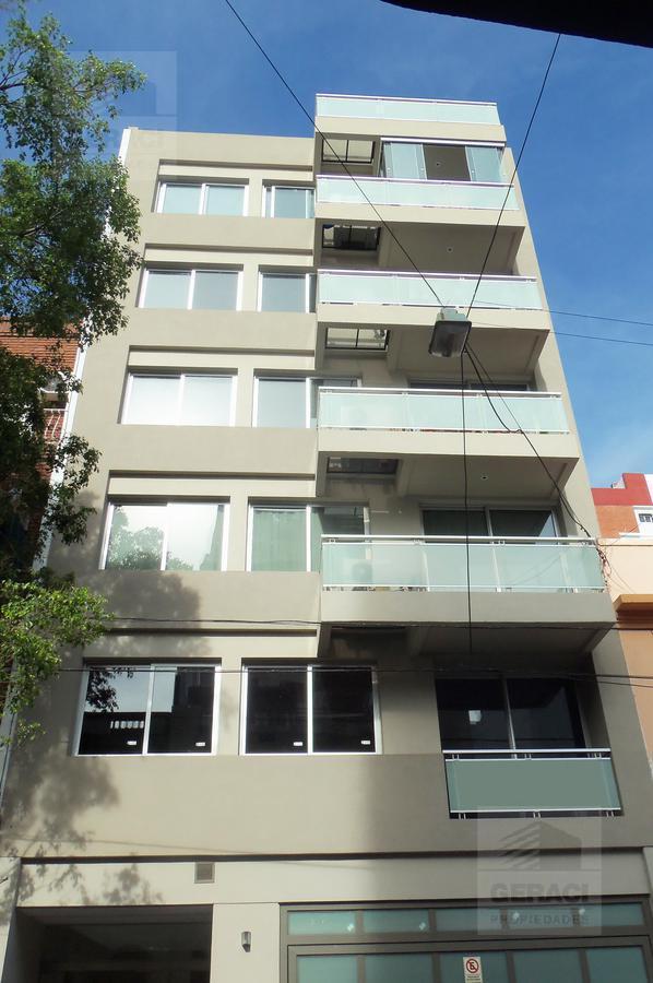 Apartamento de 1 quarto e meio ambiente para uso profissional em Caballito