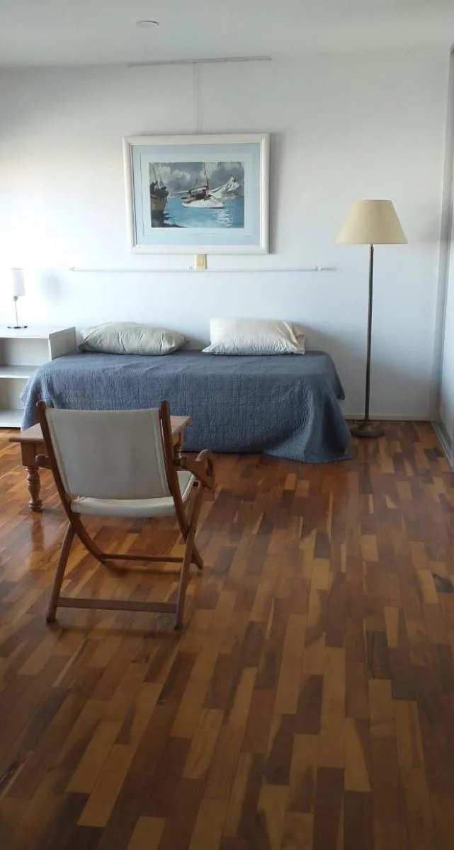 Kitnet com varanda em Colegiales