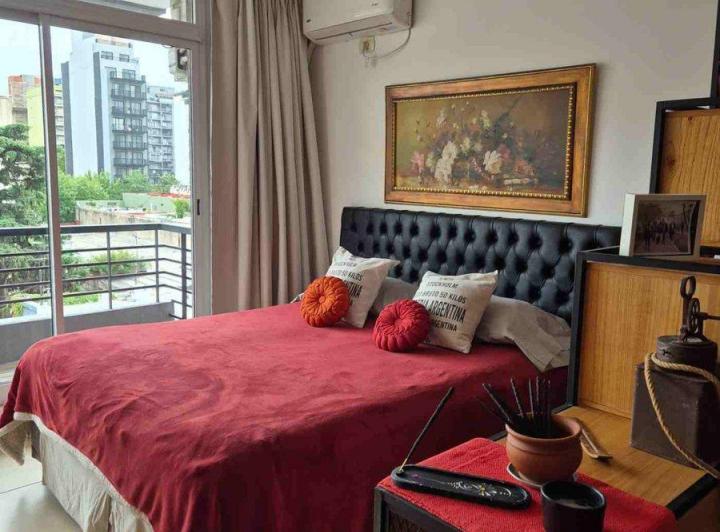 Kitnet mobiliada com varanda em Monserrat