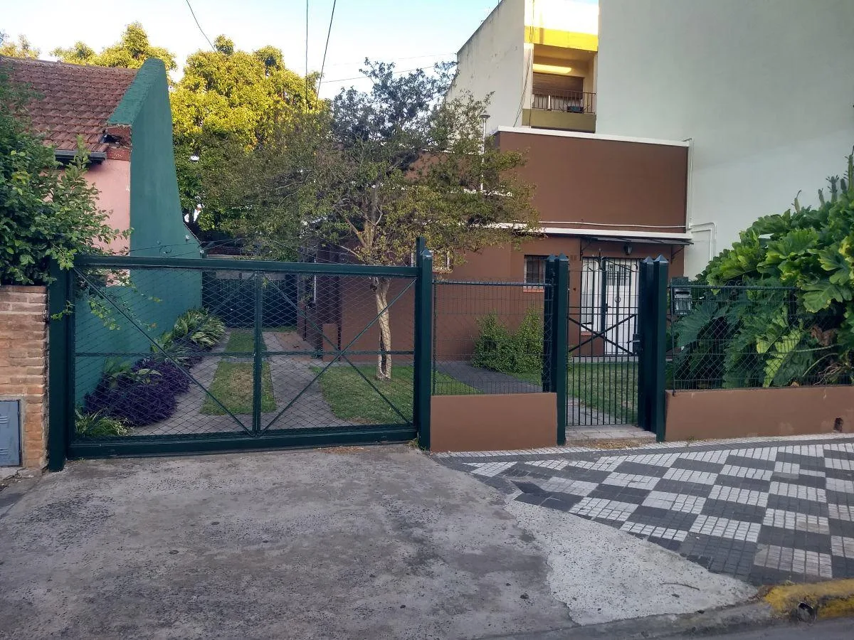 Two-room apartment facing the street in Lomas de Zamora