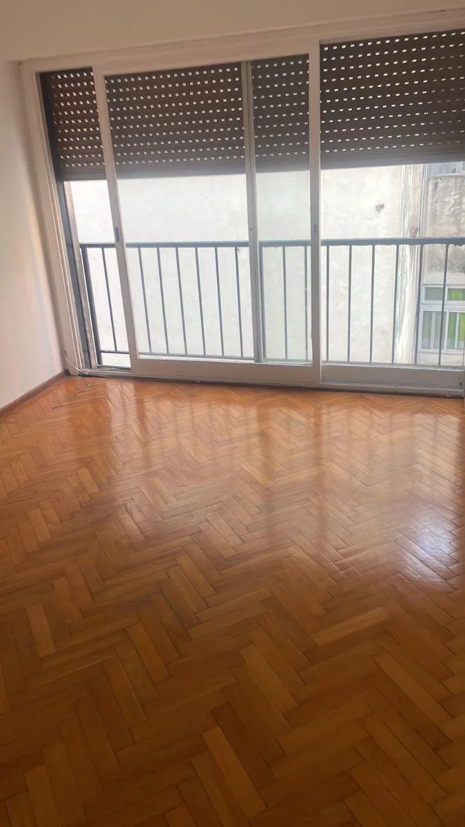 Apartamento de dois ambientes de fundos em Belgrano