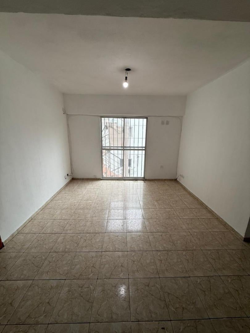 Apartamento de dois ambientes com vaga de garagem em San Fernando