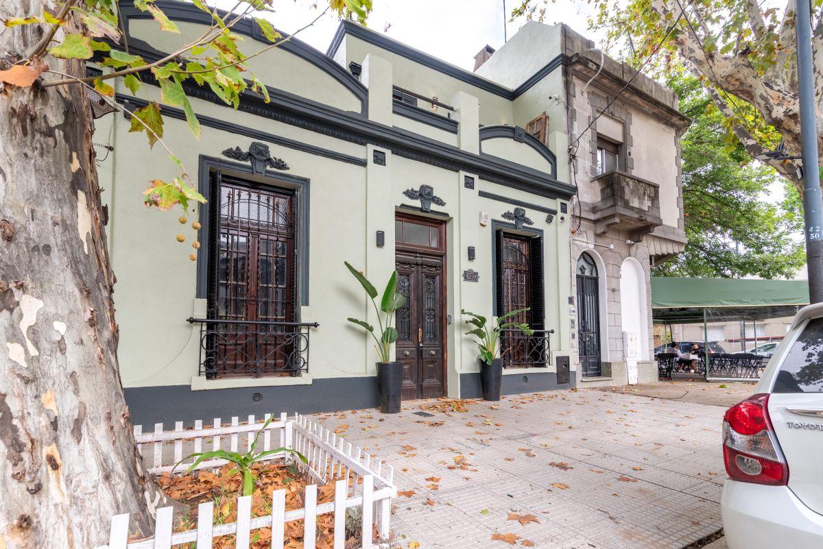 Дом с 4 комнатами после ремонта в Villa Devoto