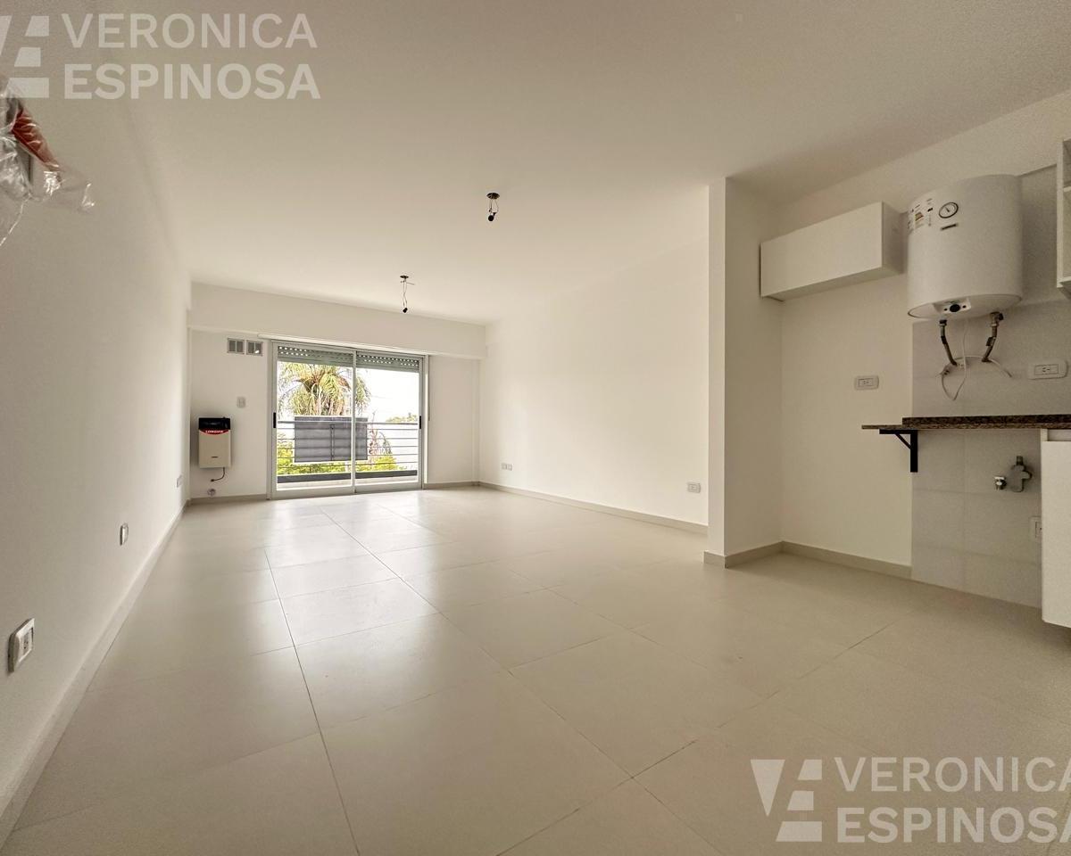 Unfurnished studio apartment in Morón Sur