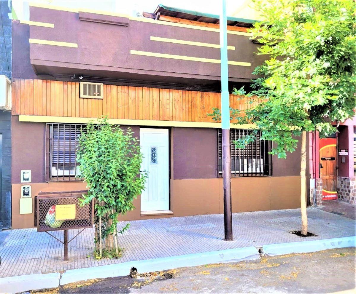 Casa com 4 dormitórios em Quilmes