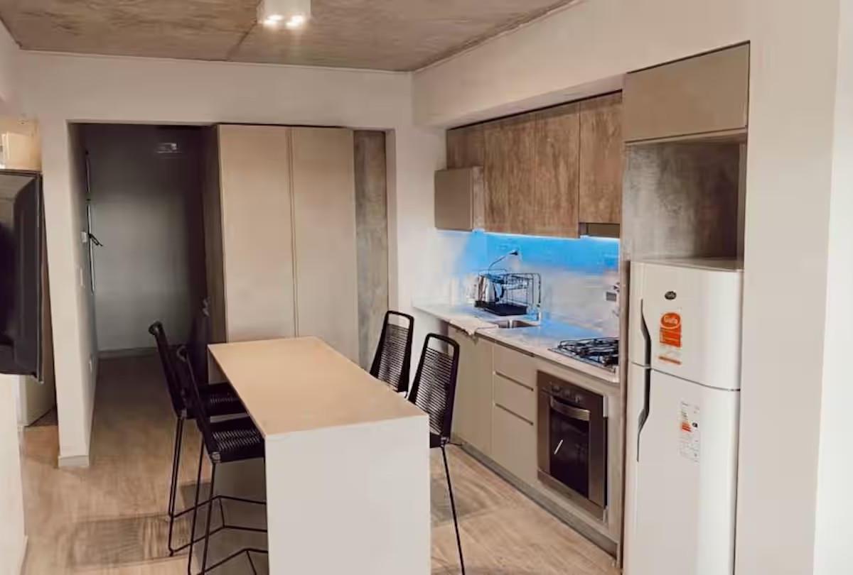 Kitnet mobiliado com varanda, terraço e vaga de garagem em Villa Devoto