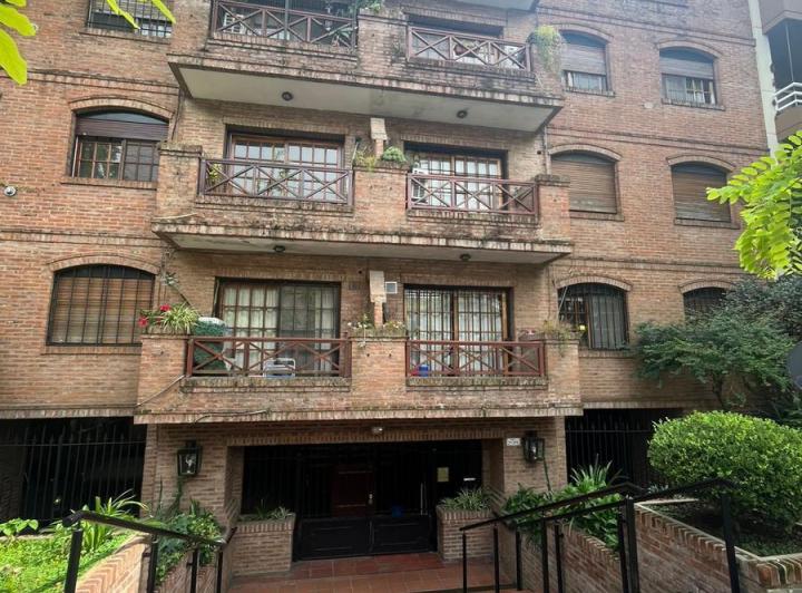 Apartamento de 4 ambientes com 3 dormitórios e vaga em Martínez