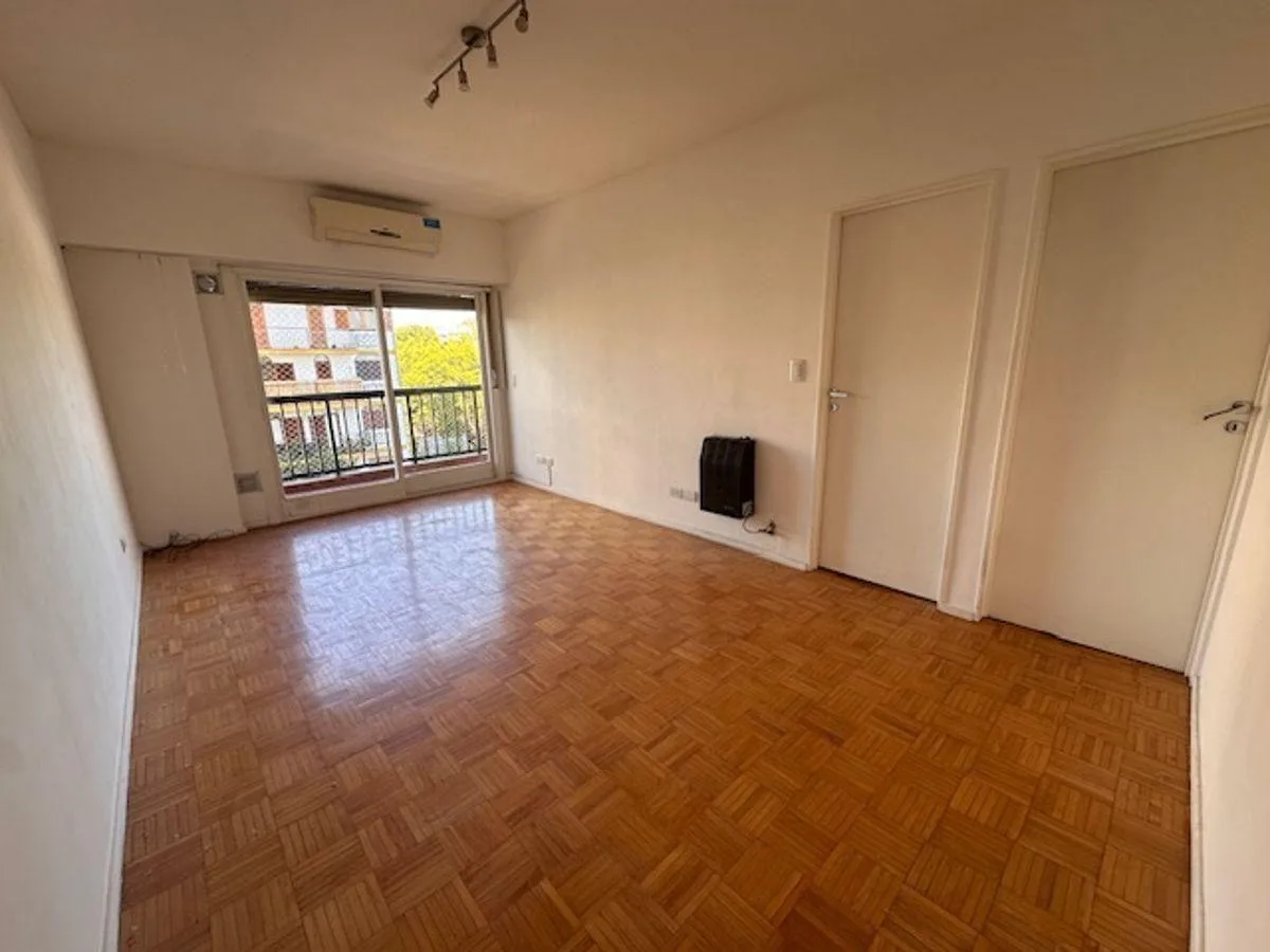 Two-bedroom apartment near Vicente López station