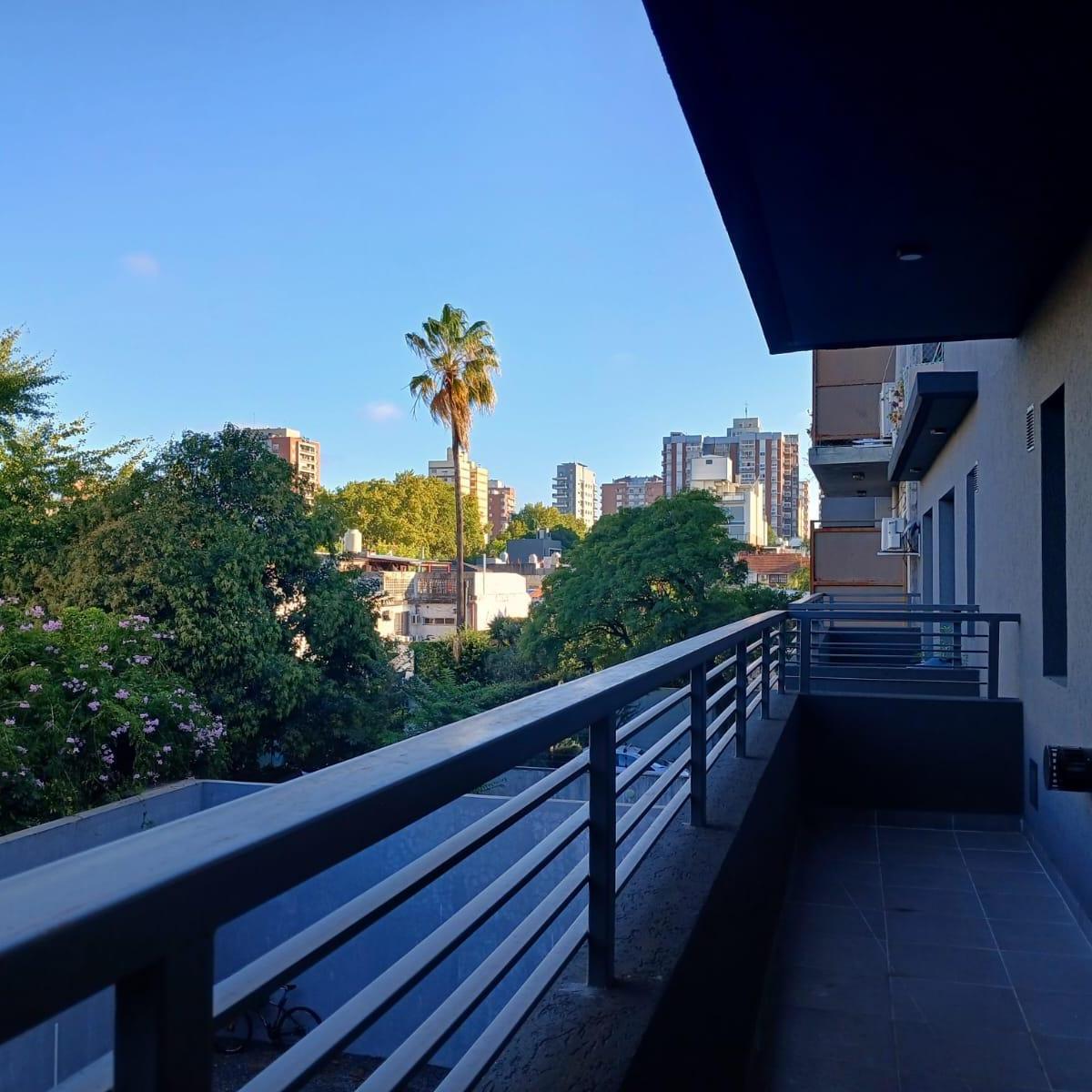 Apartamento de dois ambientes novo com grande varanda e espaço para home office em San Fernando