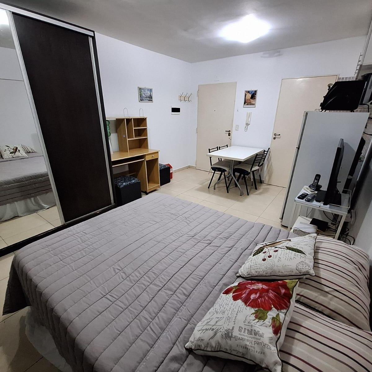 Kitnet mobiliada em Chacarita (Av. Dorrego e Corrientes)