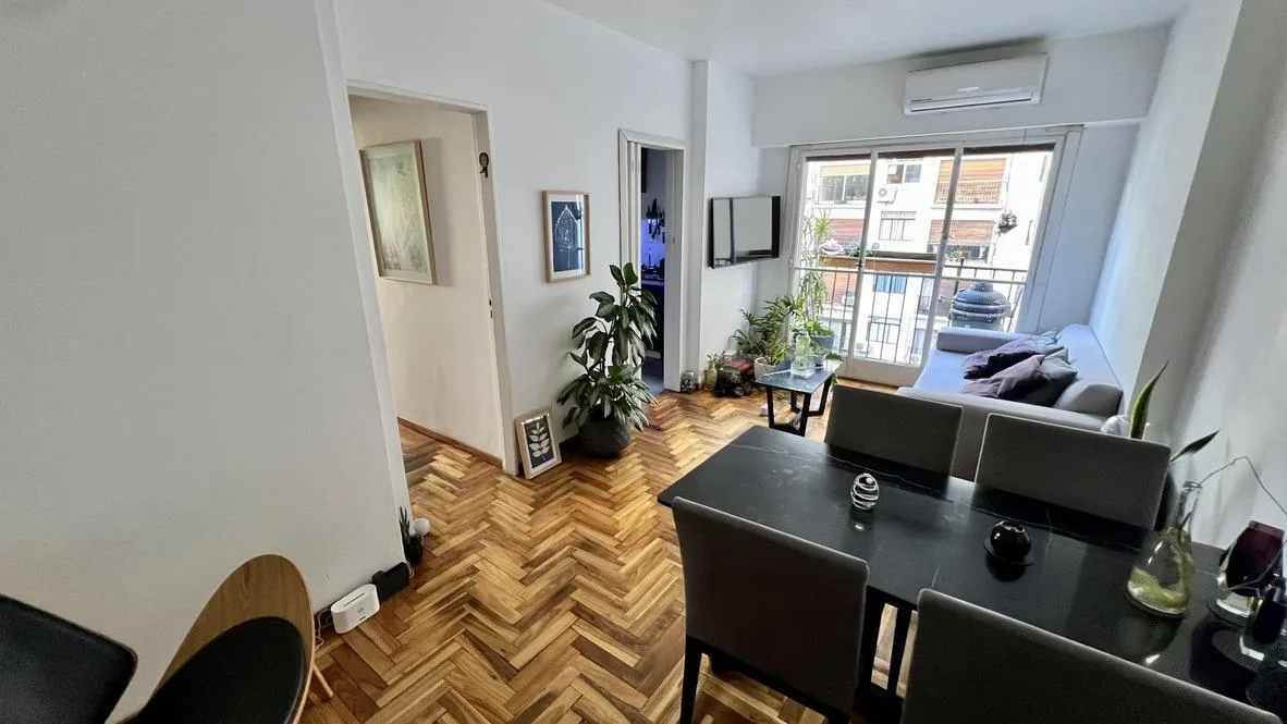 Apartamento de três ambientes com 2 quartos e garagem fixa em Belgrano