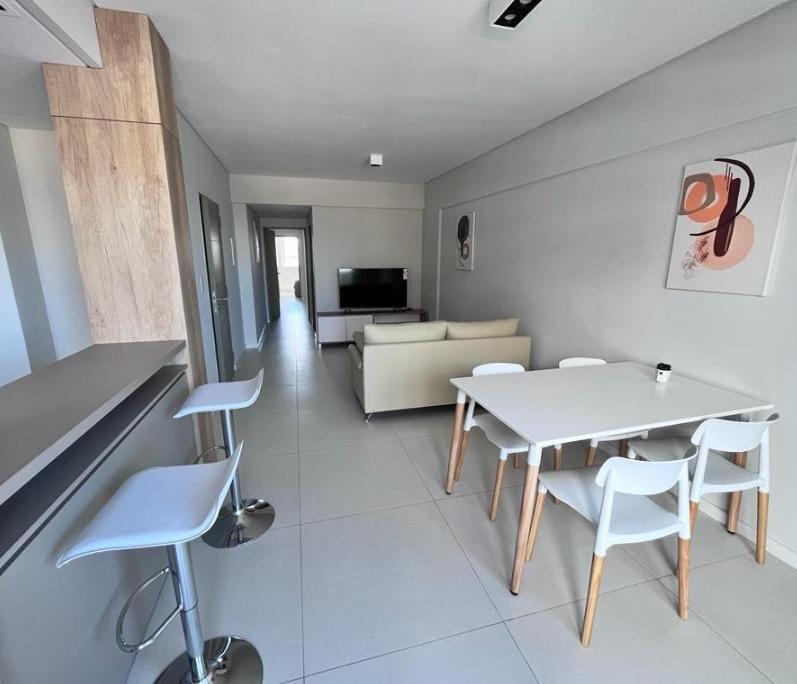 Трёхкомнатная квартира в аренду в Boedo (полуэтаж)