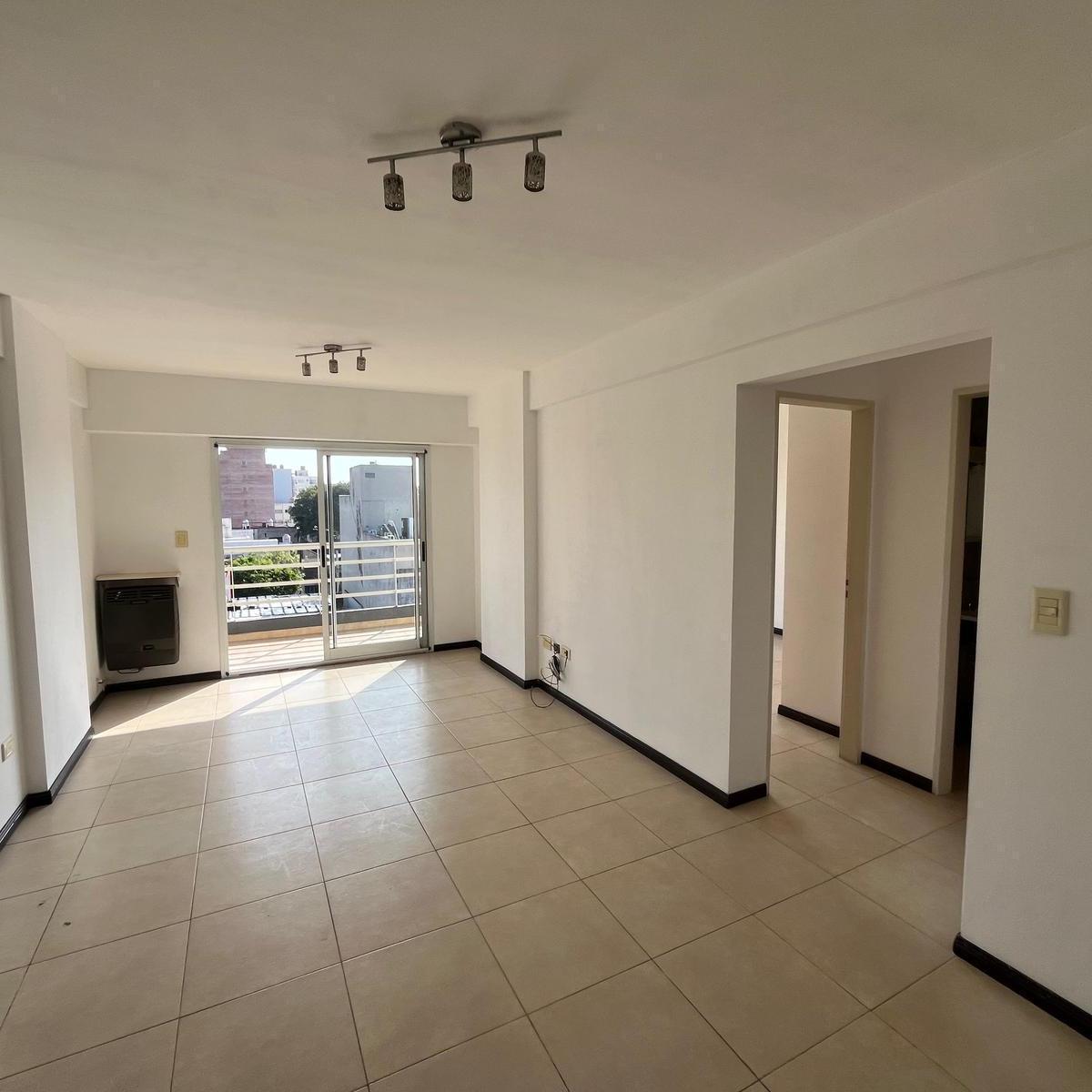 Departamento de 2 ambientes con balcón en Morón