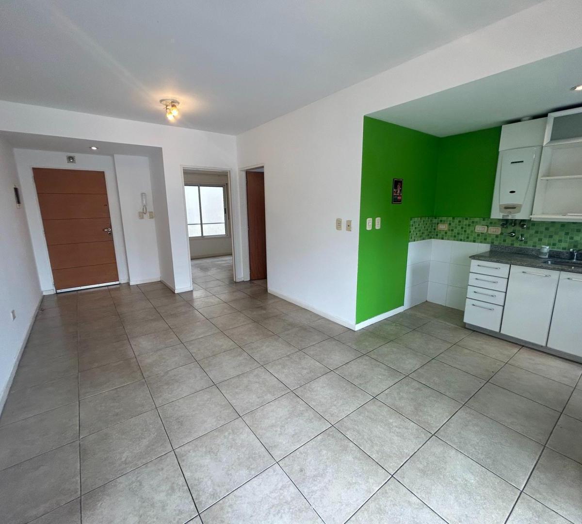 Apartamento de 2 ambientes com varanda em Saavedra