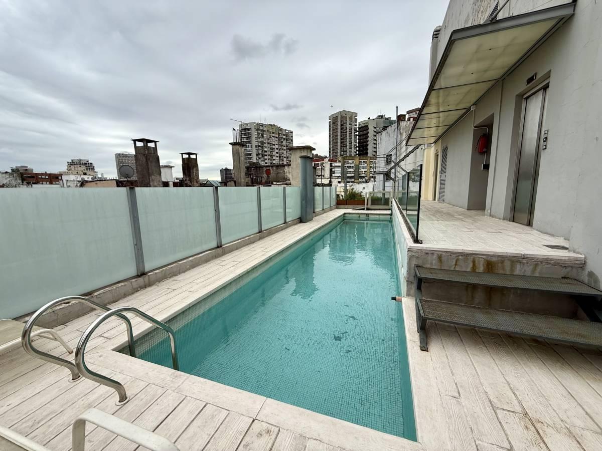 Departamento de 2 ambientes amoblado al frente con balcón en Retiro