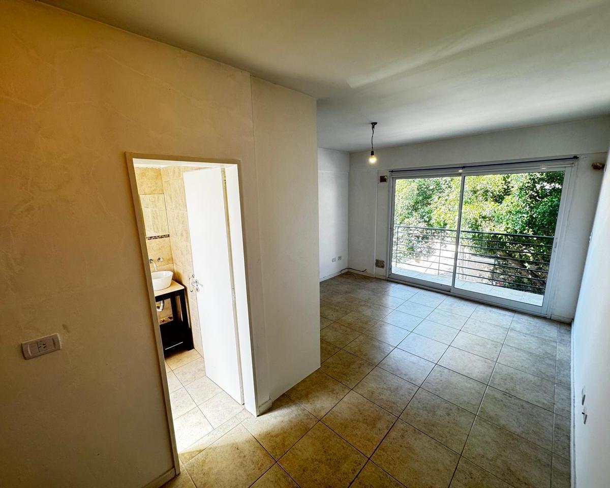 Monoambiente con balcón en Villa Saenz Peña
