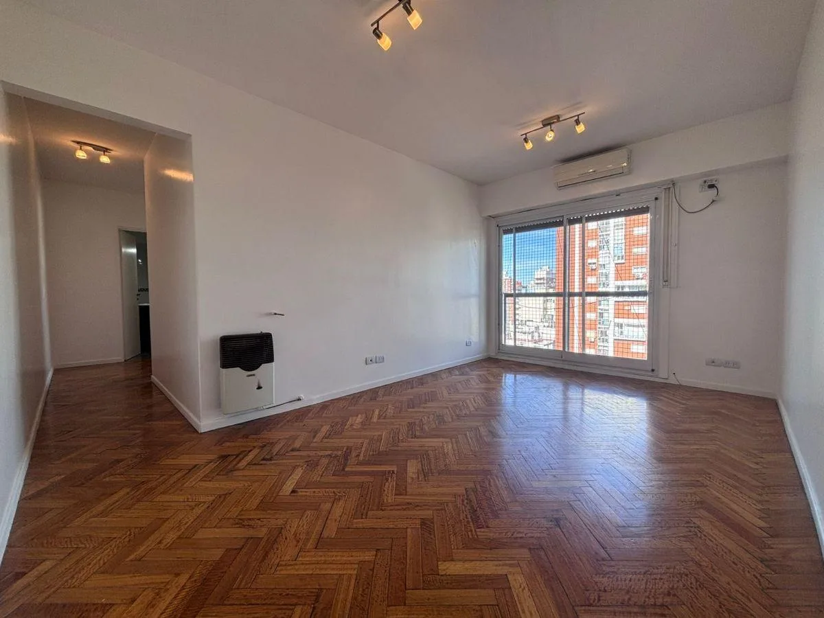 Departamento de 3 ambientes con cocina y baño refaccionados en Saavedra