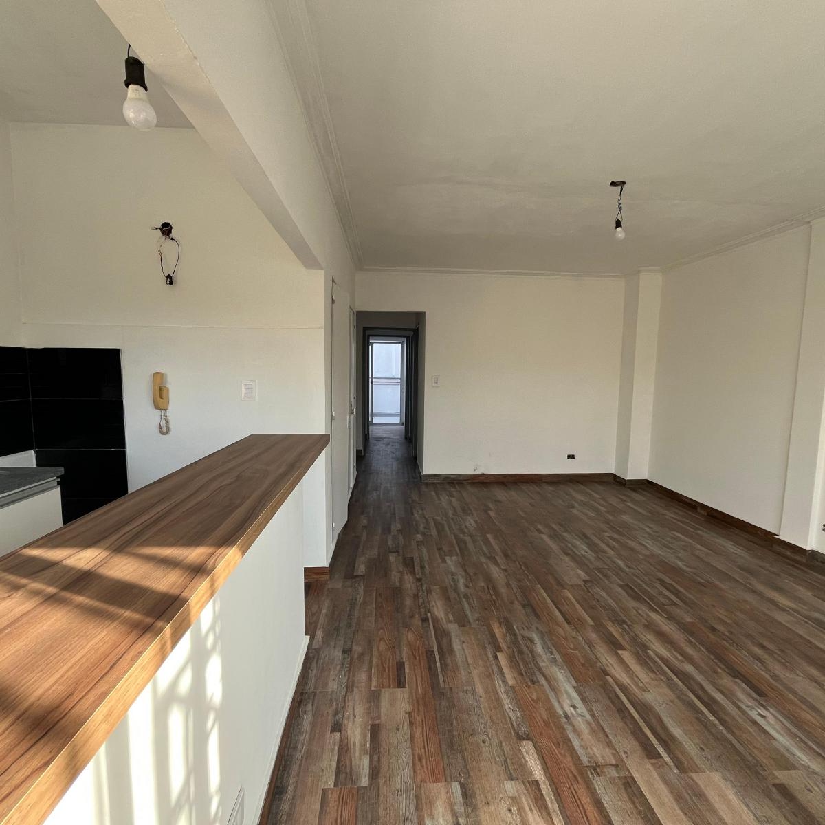 PH с 3 комнатами после ремонта в Lanús Oeste