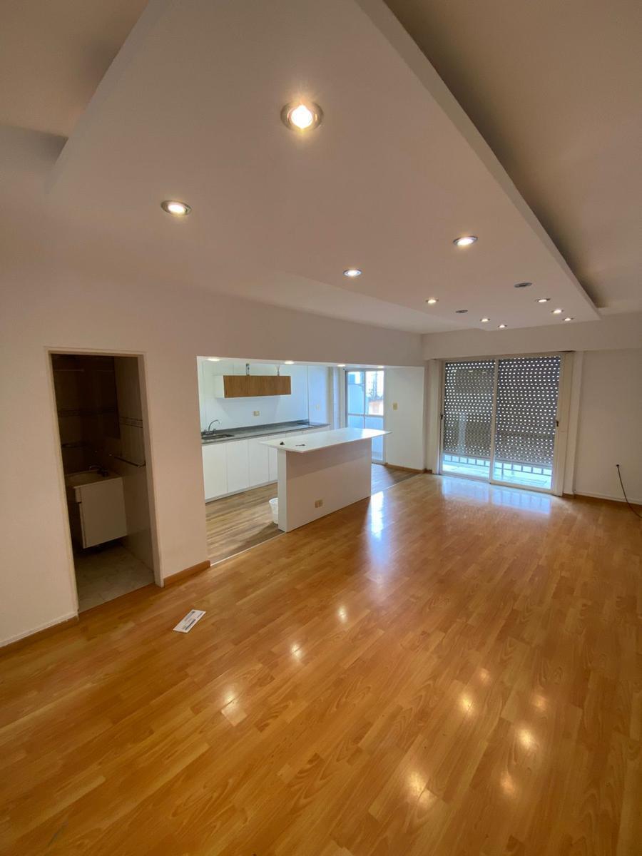 Kitnet reformada com varanda em Wilde Centro, Avellaneda