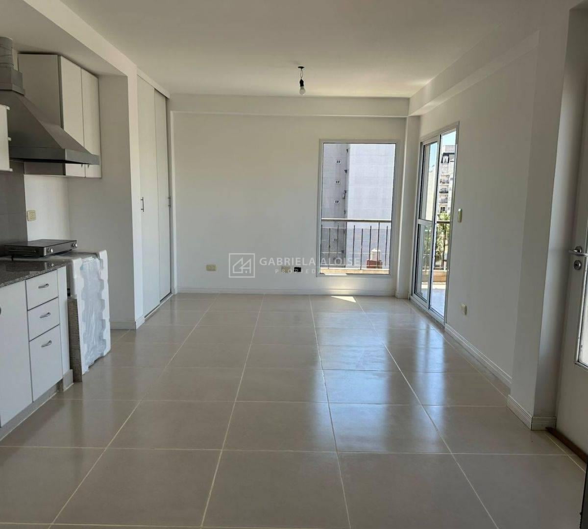 Monoambiente apto profesional con balcón en Caseros