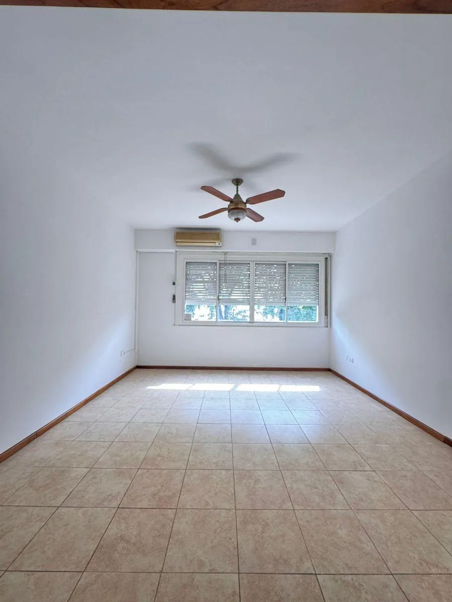 Apartamento de dois ambientes para alugar em Liniers