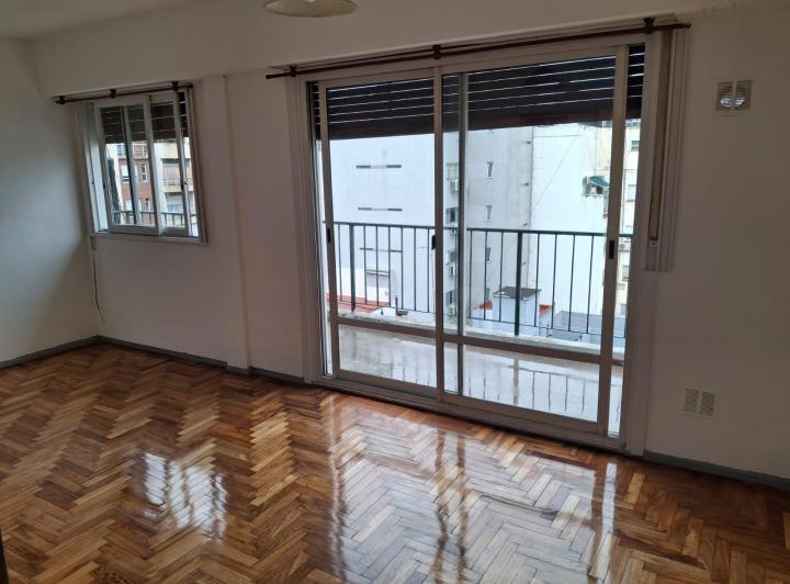 Departamento de 2 ambientes al frente en Belgrano