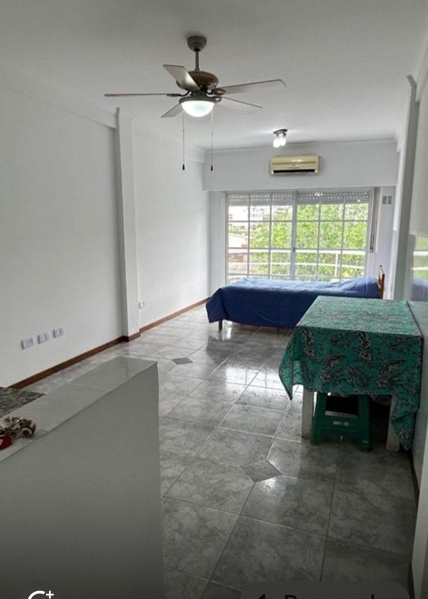 Kitnet com varanda reformada em Constitución