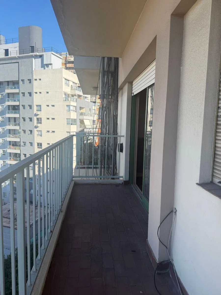 Apartamento de 3 ambientes com varanda e vaga de garagem em Caballito