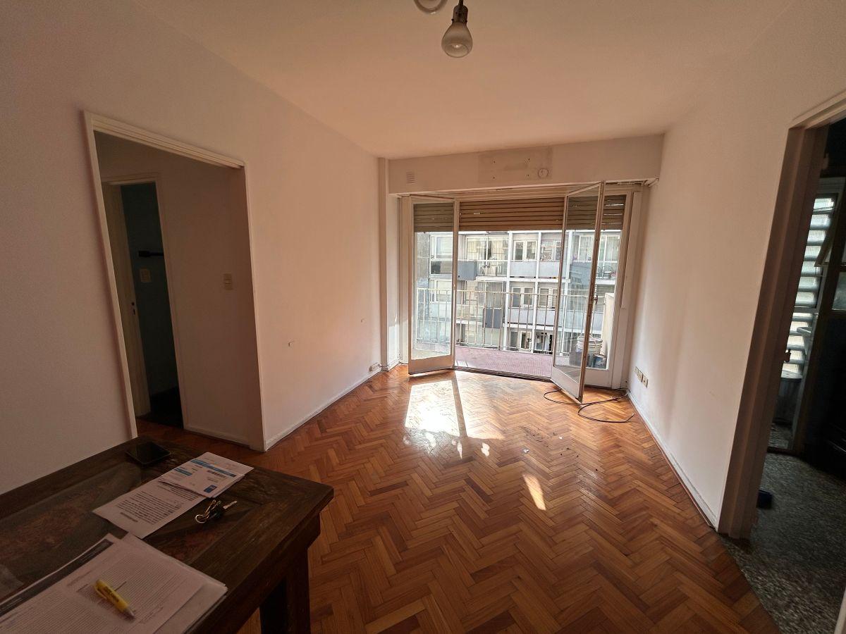 Departamento de 2 ambientes en Villa Crespo con balcón al frente