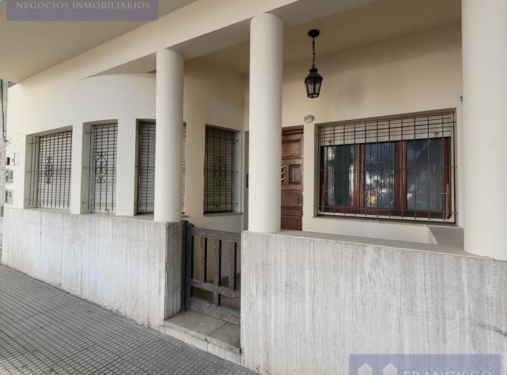 PH de 3 ambientes con patio en Villa Santa Rita