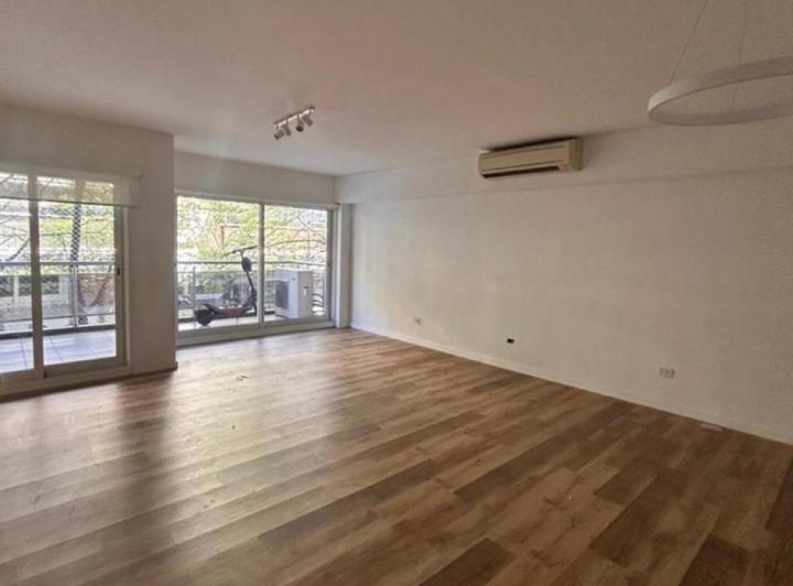 Unfurnished three-bedroom apartment in Puerto Madero