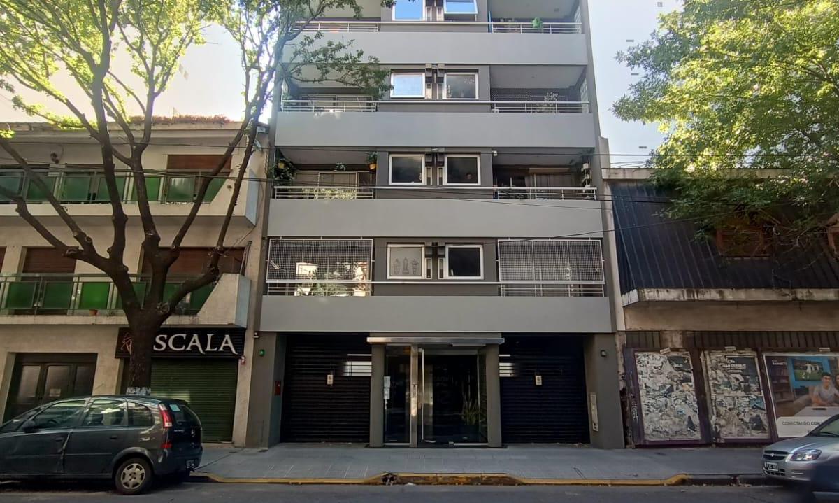Departamento de 2 ambientes con balcón terraza en Parque Chacabuco