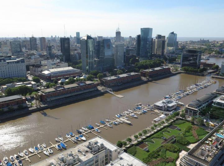 Квартира с двумя комнатами в Puerto Madero, 1 спальня, парковочное место