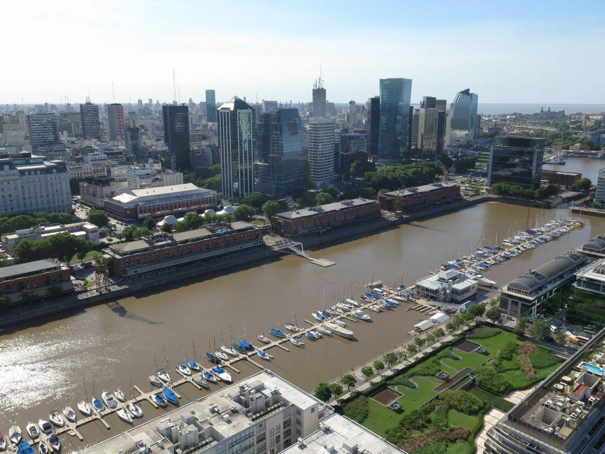 Квартира с двумя комнатами в Puerto Madero, 1 спальня, парковочное место