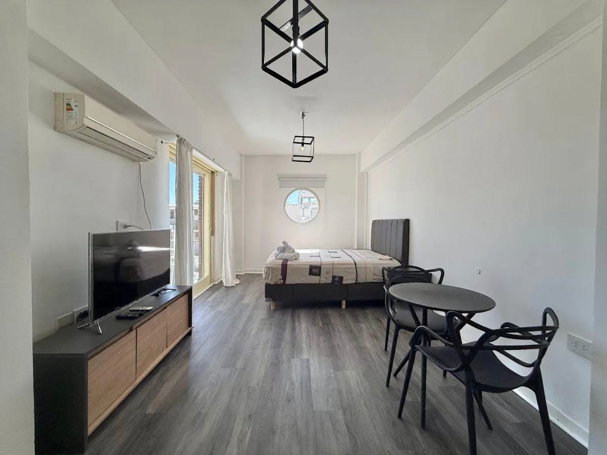 Kitnet com varanda e vista aberta em Palermo