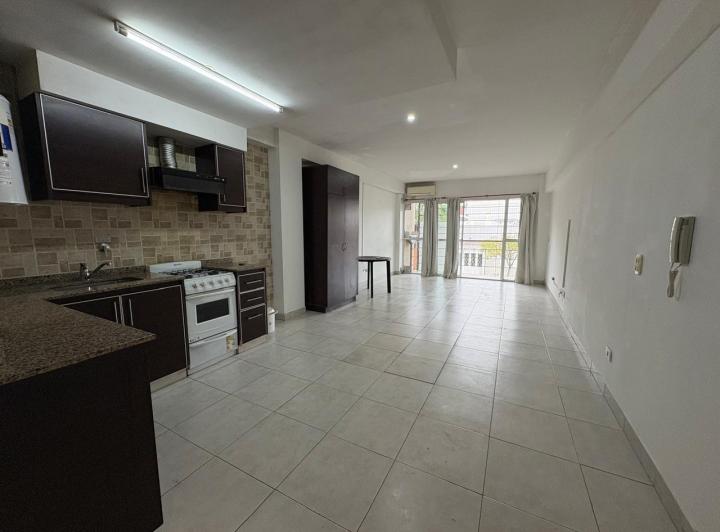 Monoambiente con balcón en Villa Urquiza