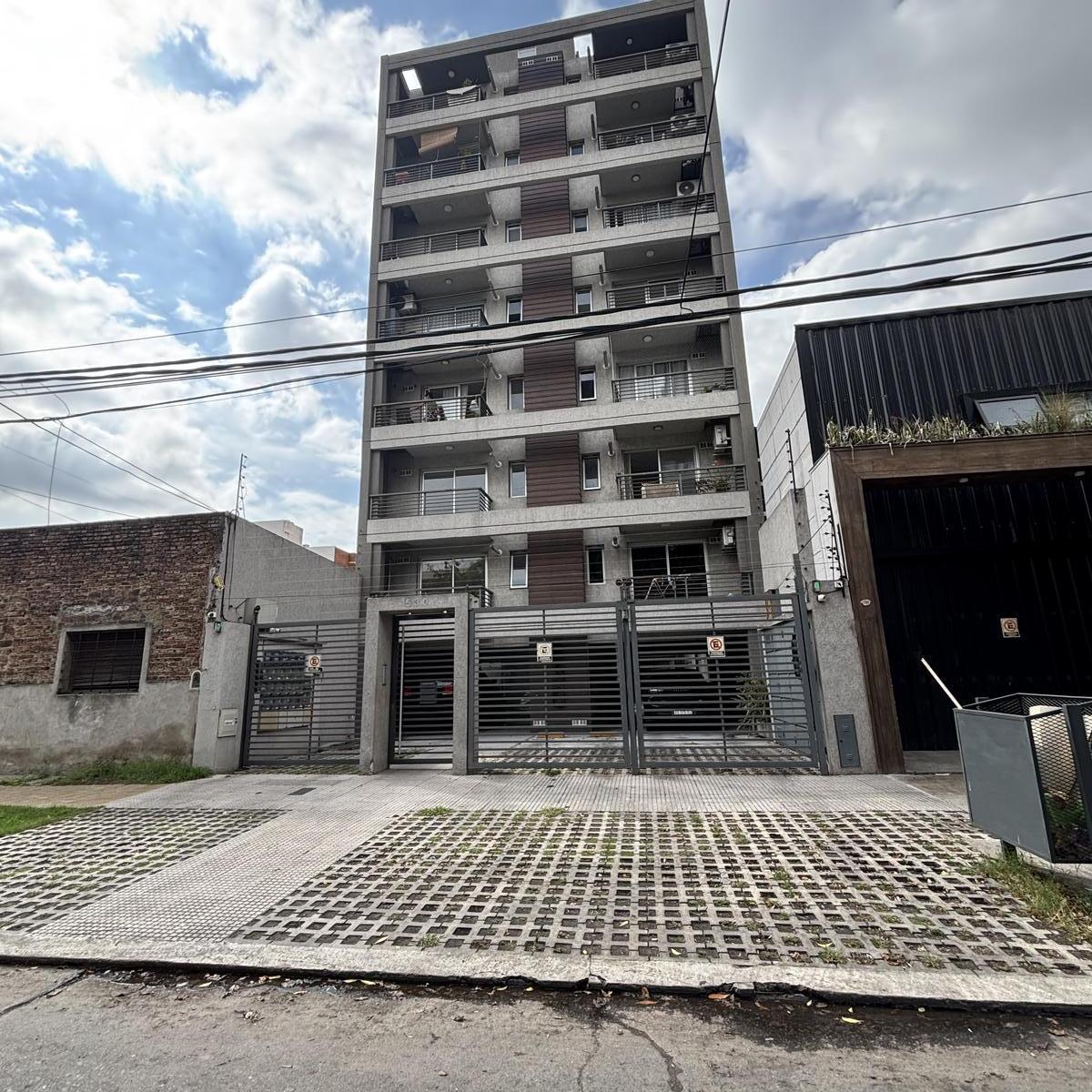 Departamento en Moron Sur 2 Ambientes - Alquiler