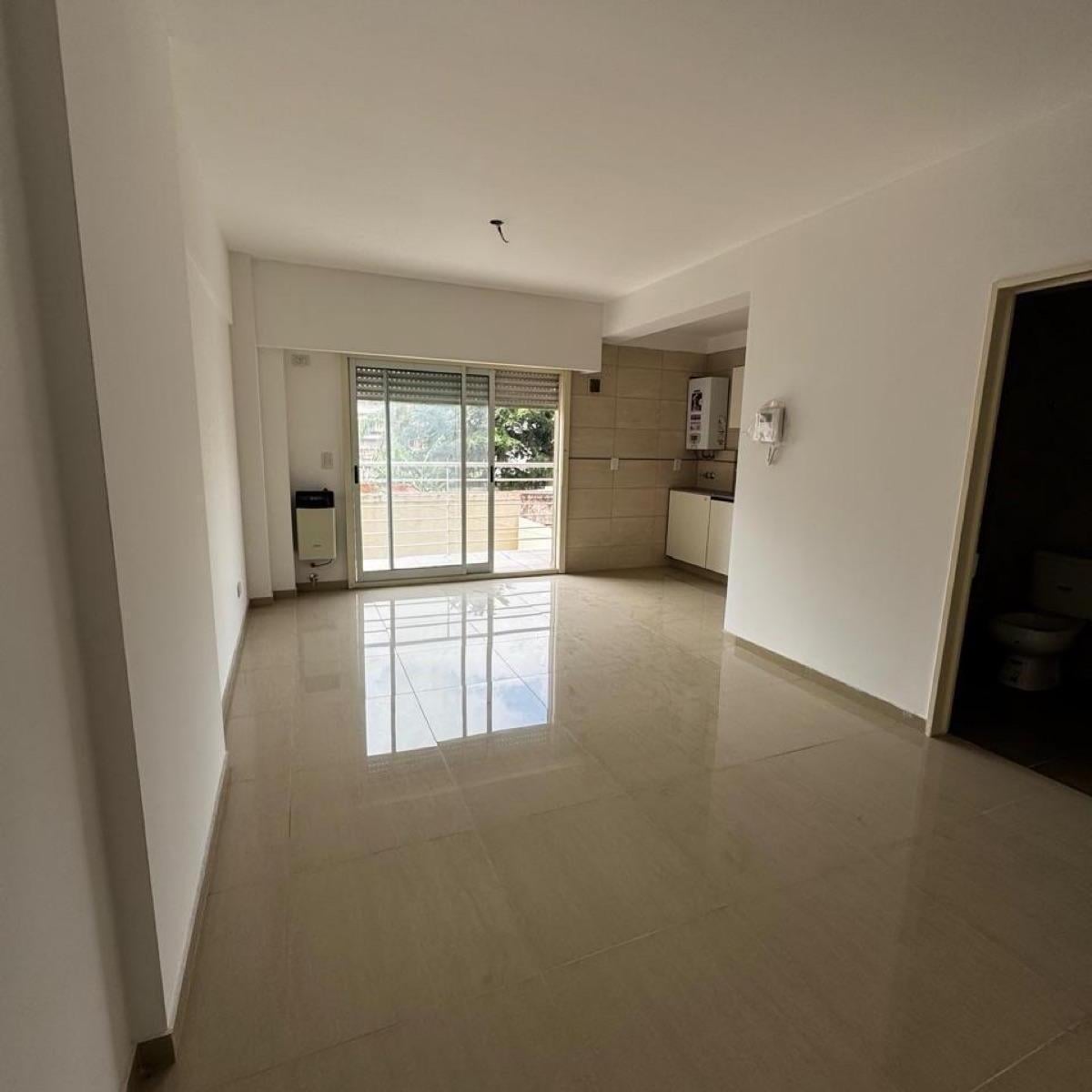 Departamento de 2 ambientes a estrenar con balcón en Flores