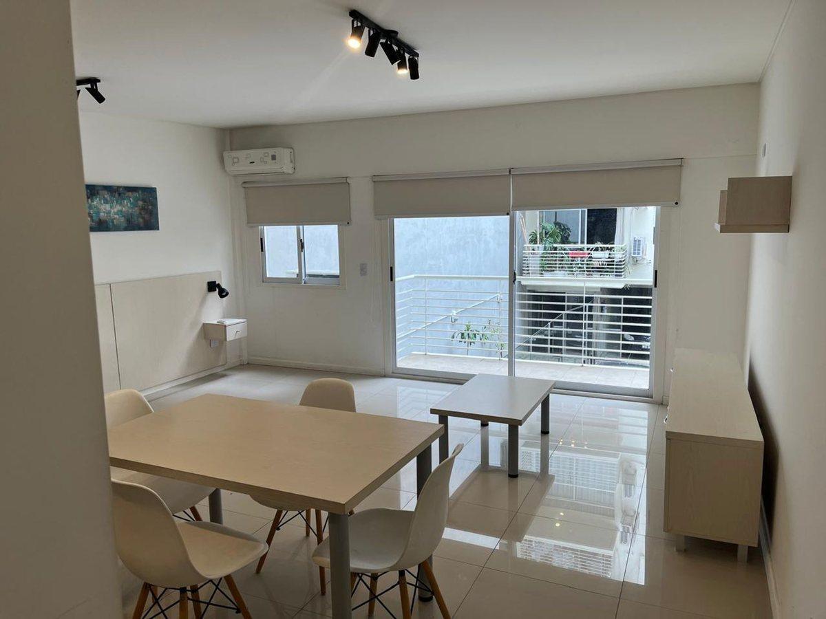 Квартира-студия с балконом в San Telmo