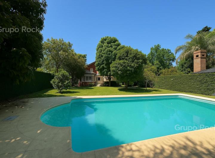 Casa na frente da Embaixada da Hungria em Belgrano