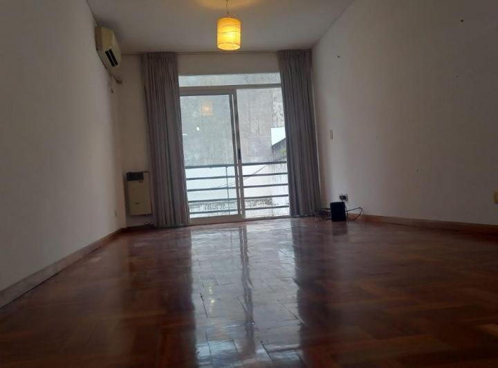 Monoambiente en Boedo con balcón contrafrente