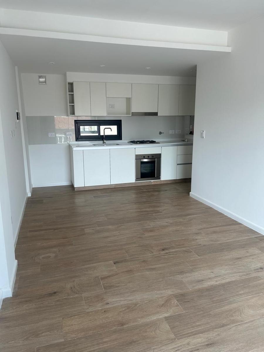 Departamento de 3 ambientes con terraza y cochera en Vicente López (Florida Oeste)