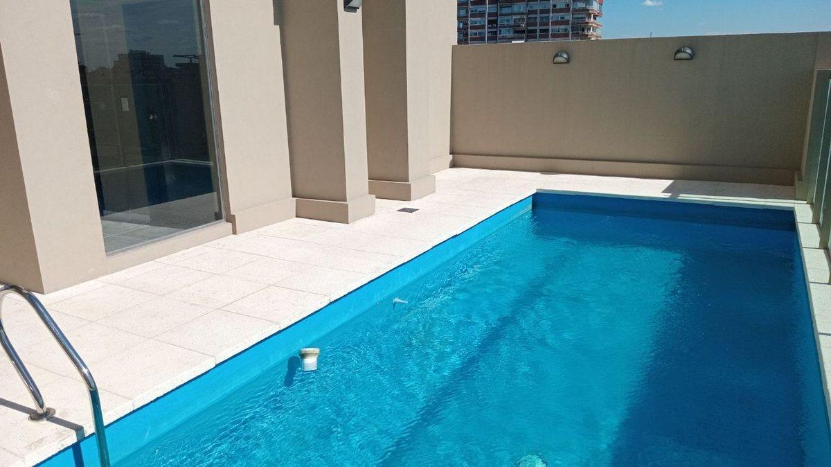 Kitnet com varanda para aluguel em Palermo