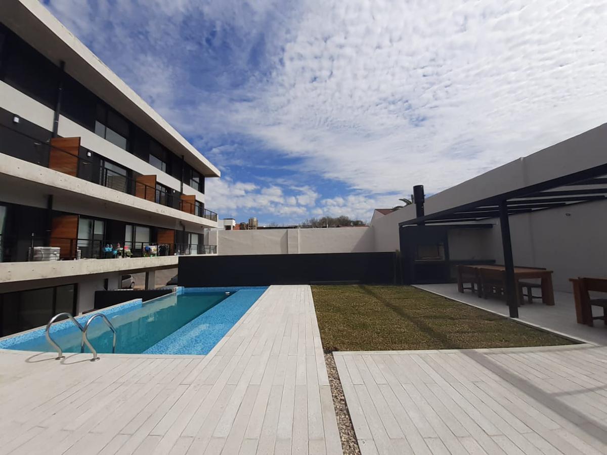 Apartamento duplex de três ambientes em Florida