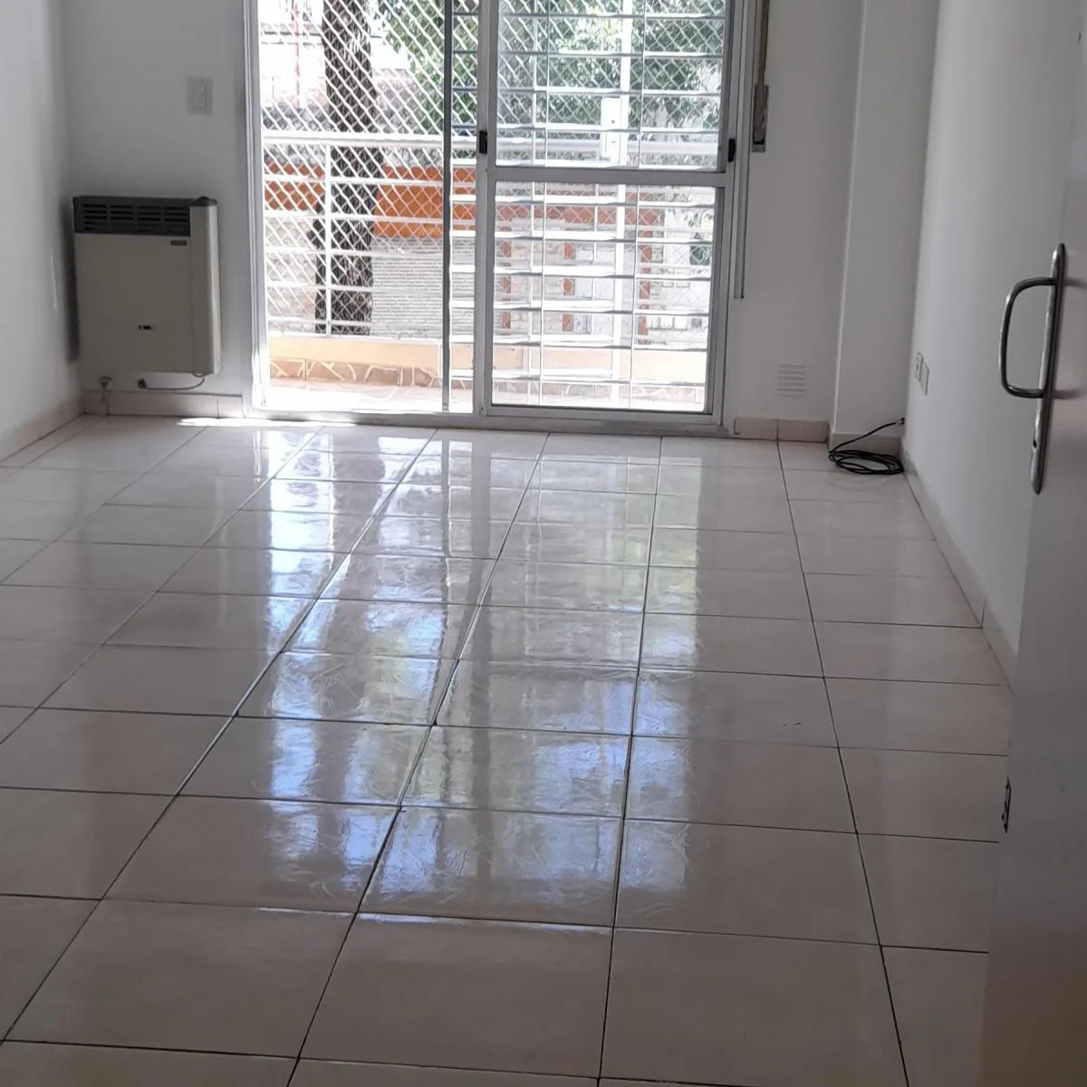 Apartamento de 2 ambientes com 1 quarto em Liniers