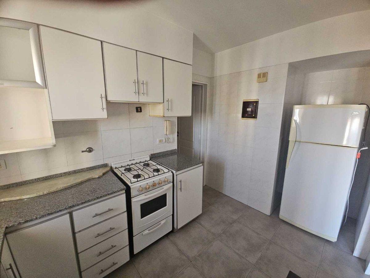 Two-room apartment with (assigned) parking in Quilmes Centro