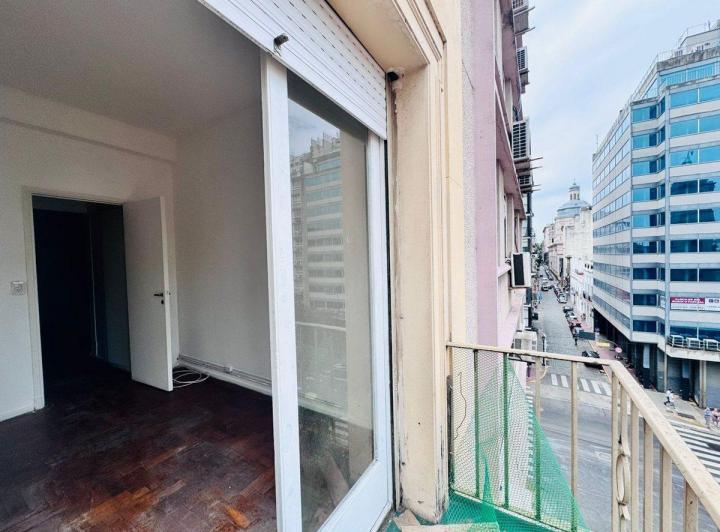 Departamento de 2 ambientes con balcón en Monserrat